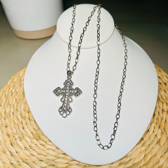 Beautiful Ornate Crystal Filigree Cross Necklace - Picture 11 of 11
